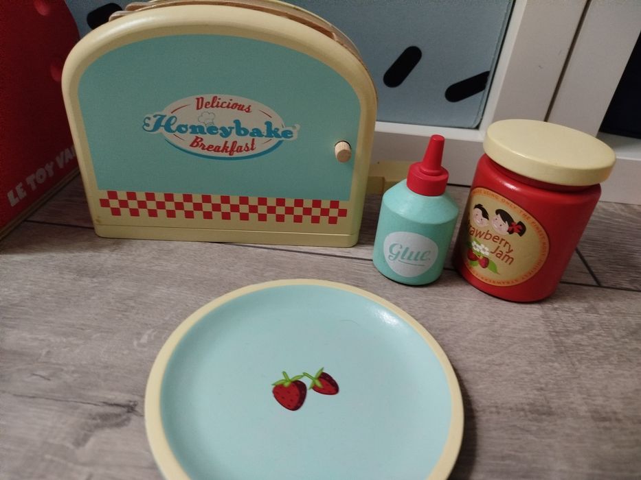 Запазени дървени играчки