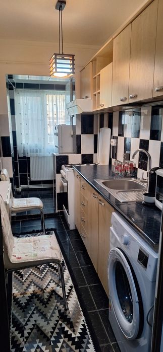 Închiriez Garsoniera