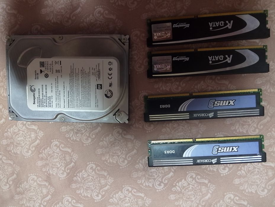 Vand HDD de 500Gb,8Gb Ram ddr3