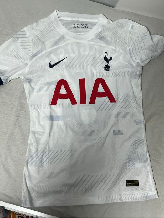 Tricou Tottenham Hotspur cu Radu Dragusin