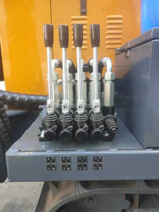 Instalatie Foraj 150-200-250 M NOI cu prajini si sape nou