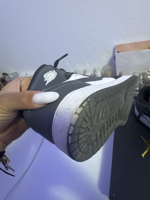 Jordan 1 mid black/white