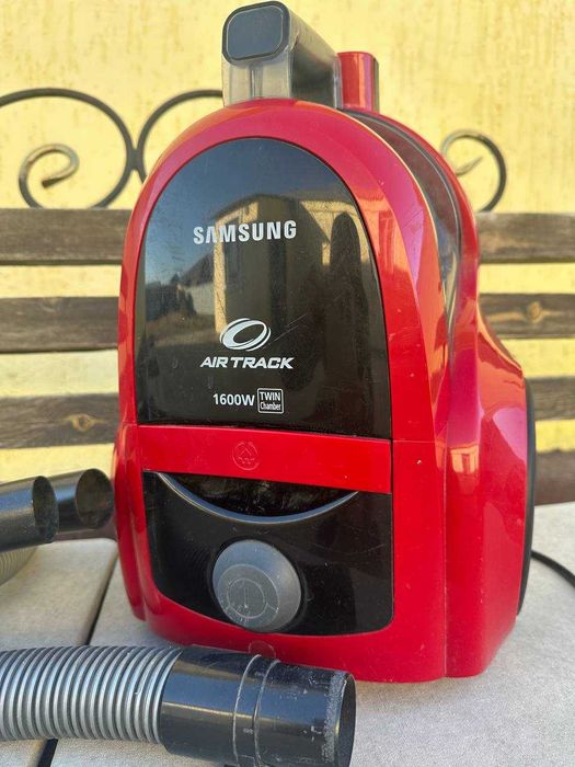Пылесос Samsung Air Track 1600W