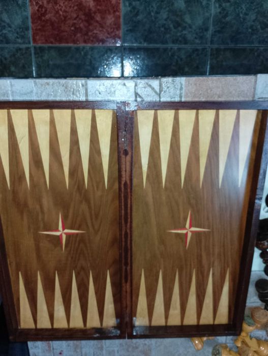 Шах-табла от соца 48/48 с дървени фигури и пулове