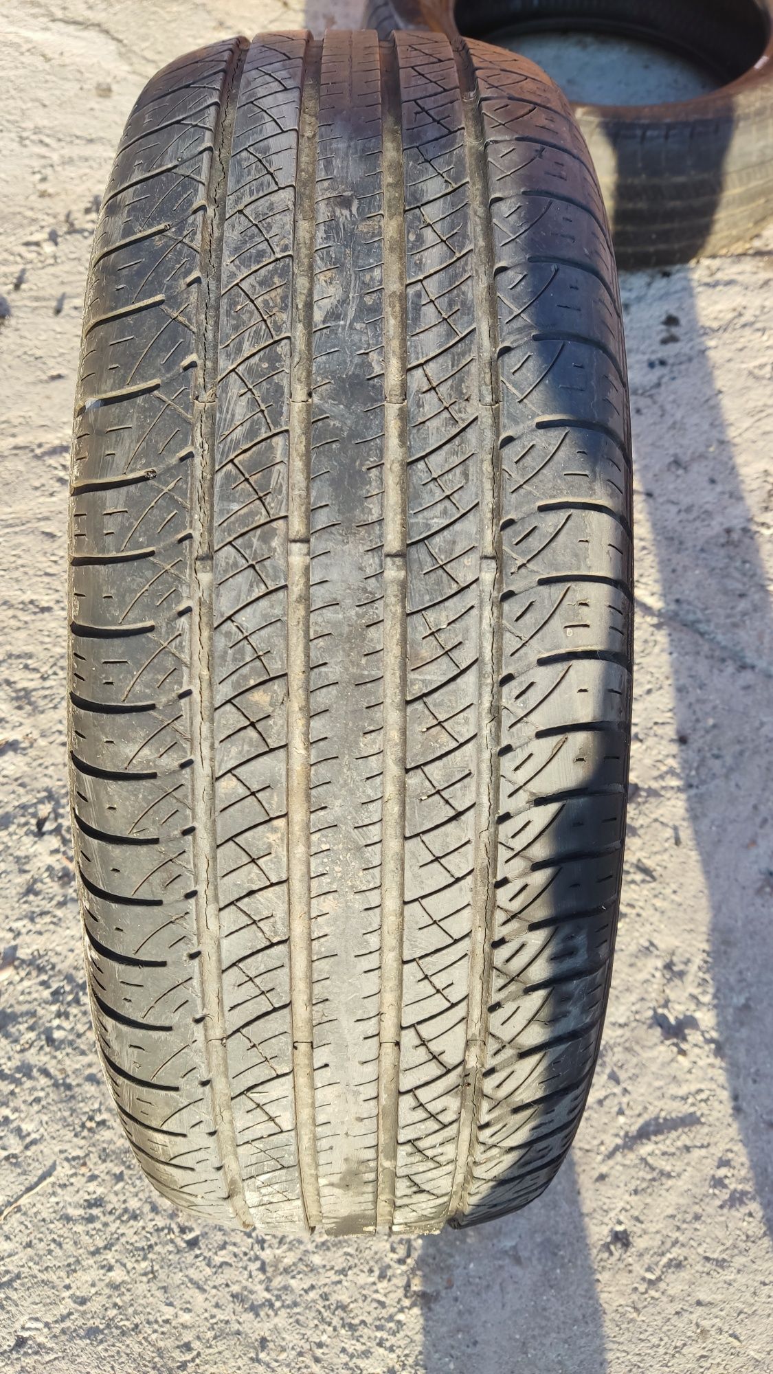 Продам резину 235/60 R18