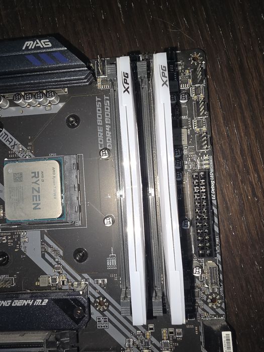 MSI Mag X570S Torpedo MAX + Ryzen 7 5700X + 32 GB RAM XPG 3200 CL18