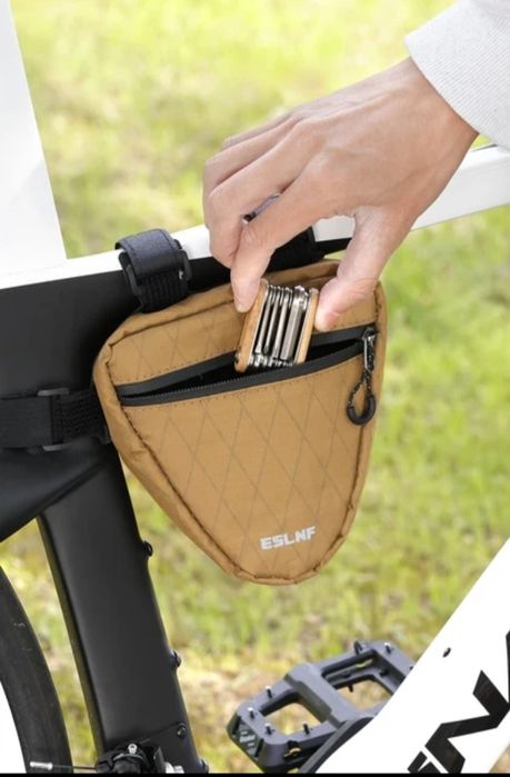 Geanta impermeabila triunghi cadru bicicleta 0,9L antisoc mtb cursiera