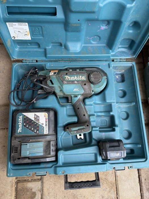 2 Pistoale de legat armatura Makita