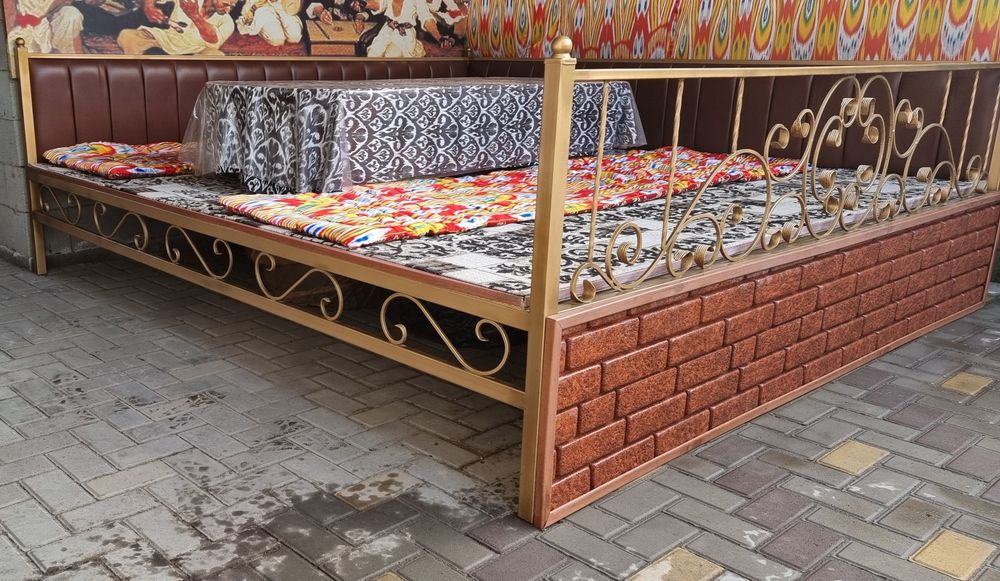 Тапчан вместе с ковром