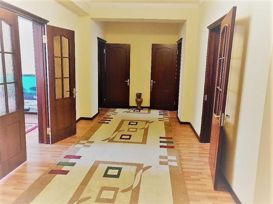 Center 1 Sodiq Azimov street 3 room 2 bed 2 bath near Divan restoran