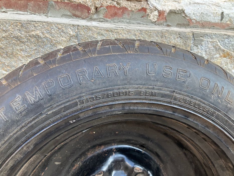 Резервна гума тип патерица