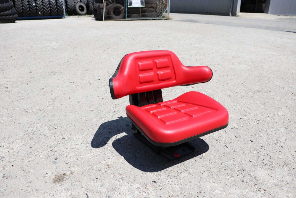 Scaun tractor rosu reglaj triplu cu amortizor UTB U445 si U650