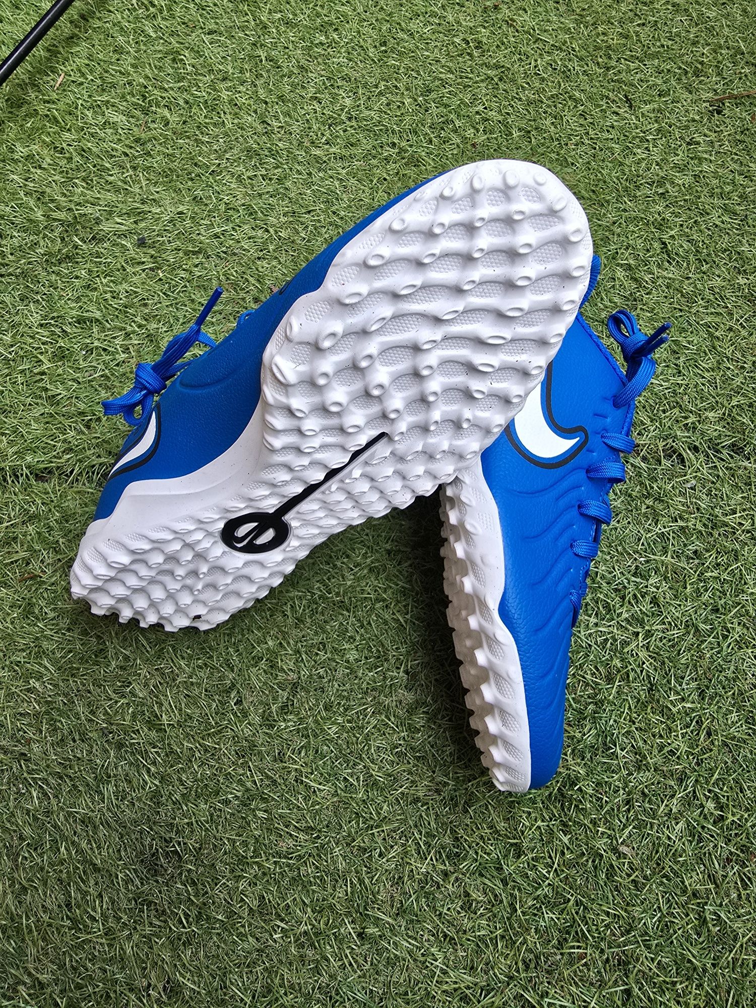 Футболни стоношки Nike Legend 10 Club TF - размер 39
