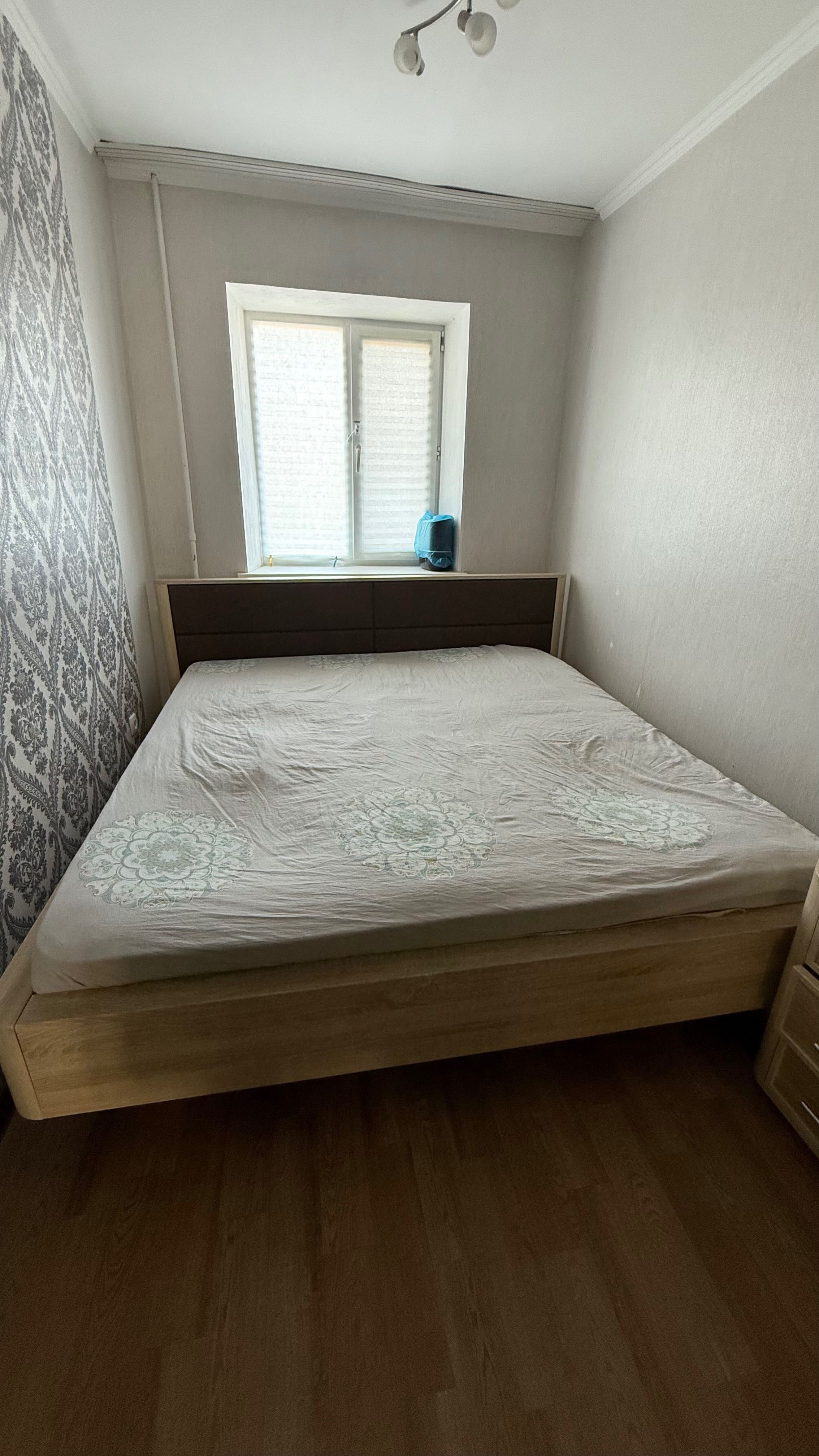 Продам двуспальную кровать