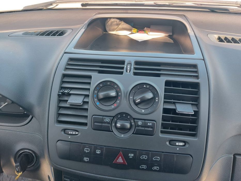 Dezmembram Mercedes Vito,an 2012, 2.2 CDI, Euro 5, cutie manuala