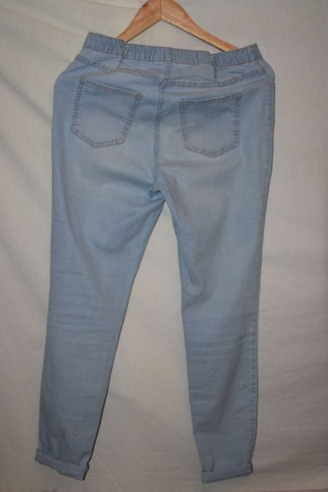 Blugi albastri cu talie medie/inalta