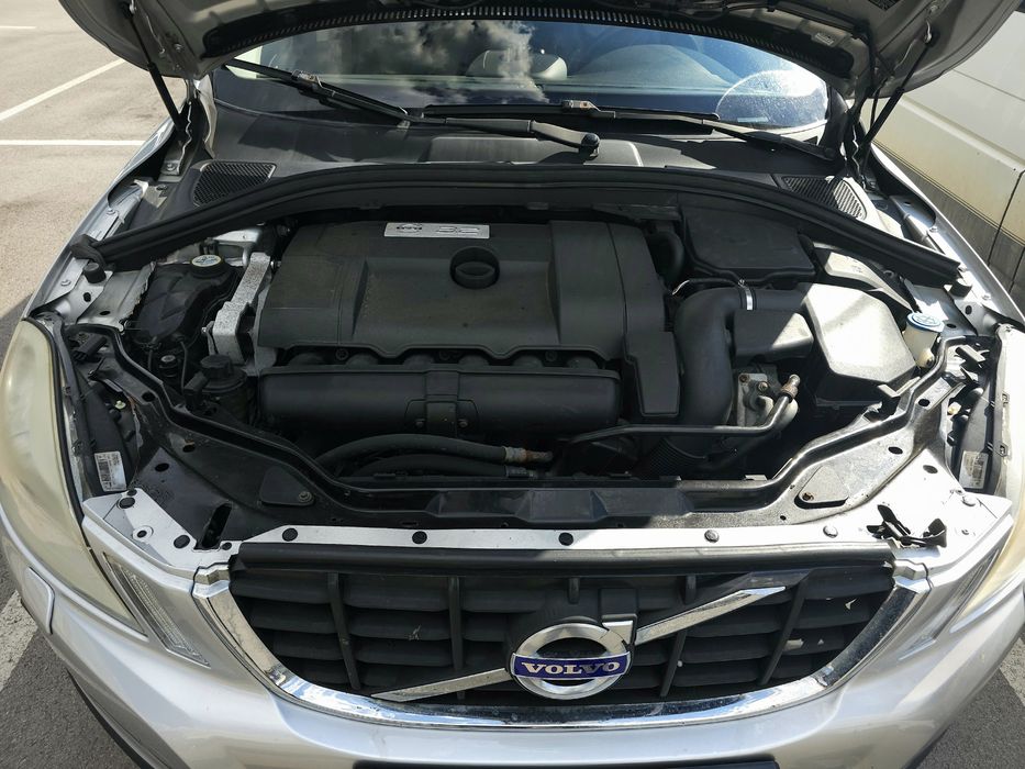 Volvo XC60 , 3.2 AWD , 238 к.с. , 2010 година .