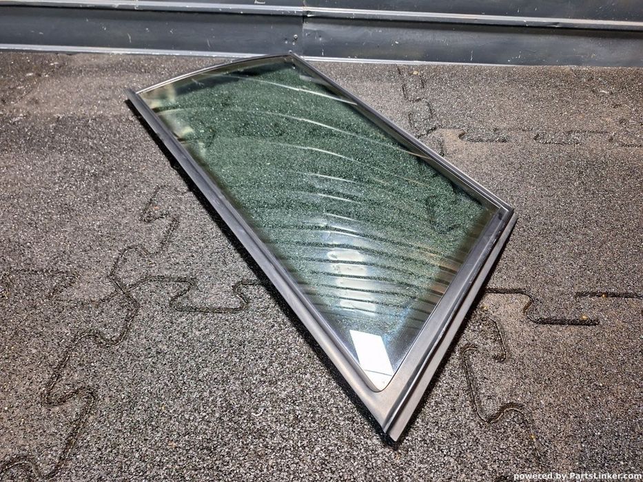 Geam fix lateral stanga spate VOLKSWAGEN PASSAT Estate (3B5) [ 1997 - 2001 ] TDI (AJM, ATJ) 85KW|115HP OEM 3B9845297J