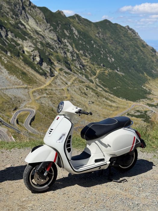 Piaggio Vespa GTS 300