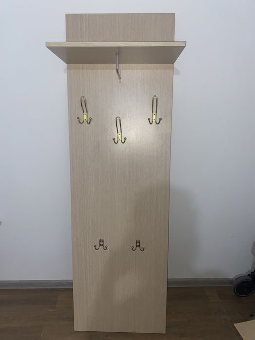 Прихожая, вешалка