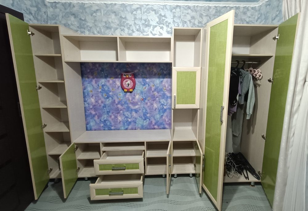 Продам стенку в отличном состоянии.