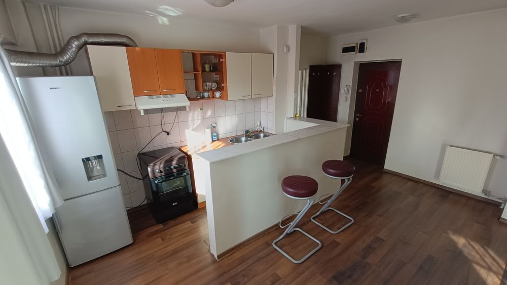 Proprietar, închiriez apartament 3 camere exact la gura de metrou Obor