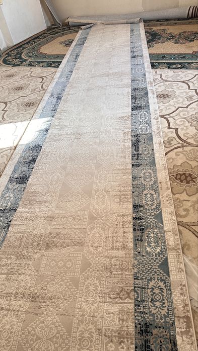 Б/у швейная машинки, оверлок, ковры, стол и стулья