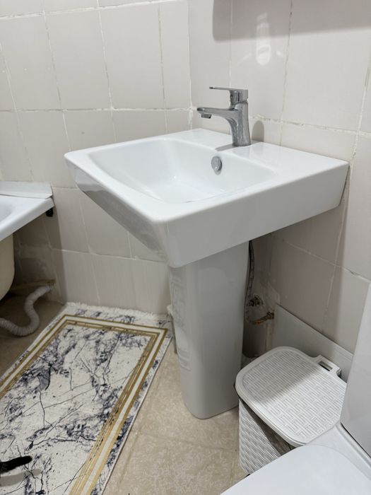 Продам раковину с ножкой!