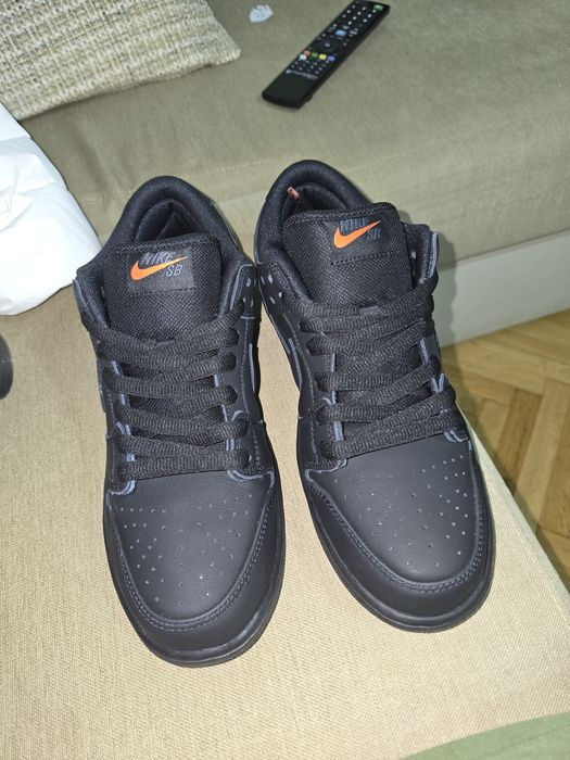 Nike Dunk Low PRO ISO banii in mâna 
Triple Black