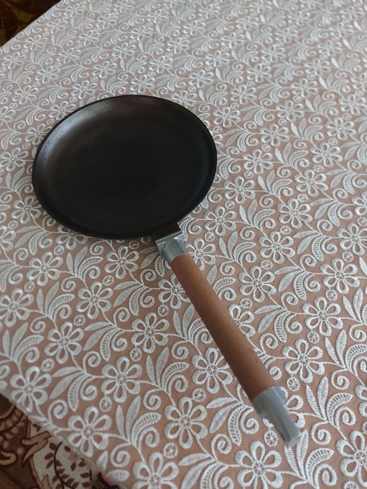 Блинница чугунная.