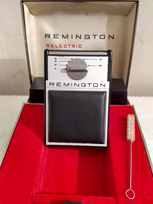 Aparat de ras Remington SElectric, vintage + accesorii, made in Italy