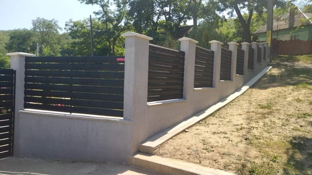 Garduri din sipca metalica, panouri stil jaluzele, tabla cutata, plasă