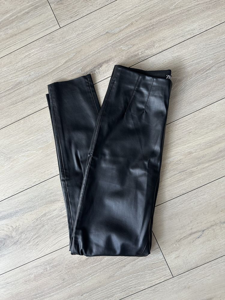 Pantaloni piele Zara, negri