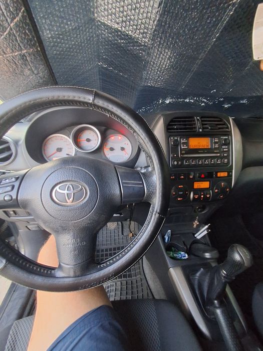 Toyota rav 4 an 2003