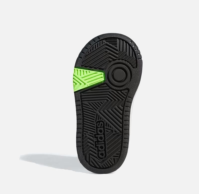 Бебешки маратонки оригинални, нови на Adidas