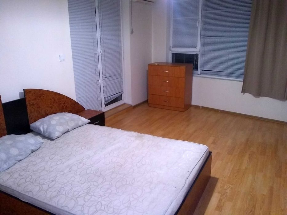 Дава се под наем Тристаен апартамент в Варна, Лятно кино Тракия - 90 кв.м за 484.5 € - Снимка #4