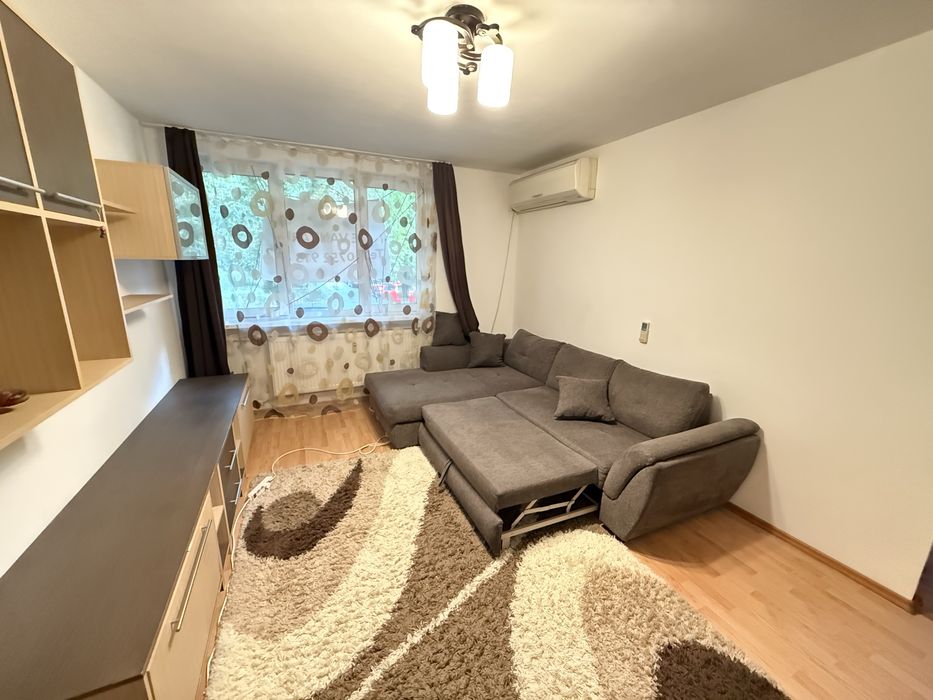 Apartament cu doua camere , zona Rogerius