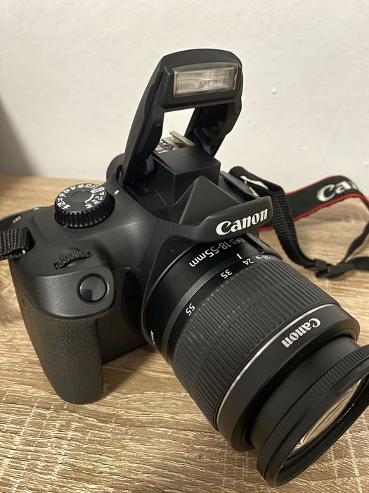 Aparat Canon EOS 4000D + Obiectiv EF-S 18-55mm f/3.5-5.6