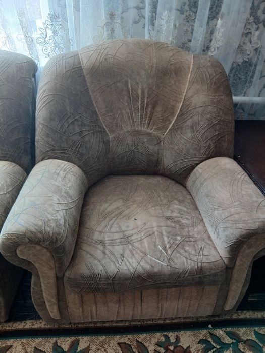 Диван и  кресло продаю