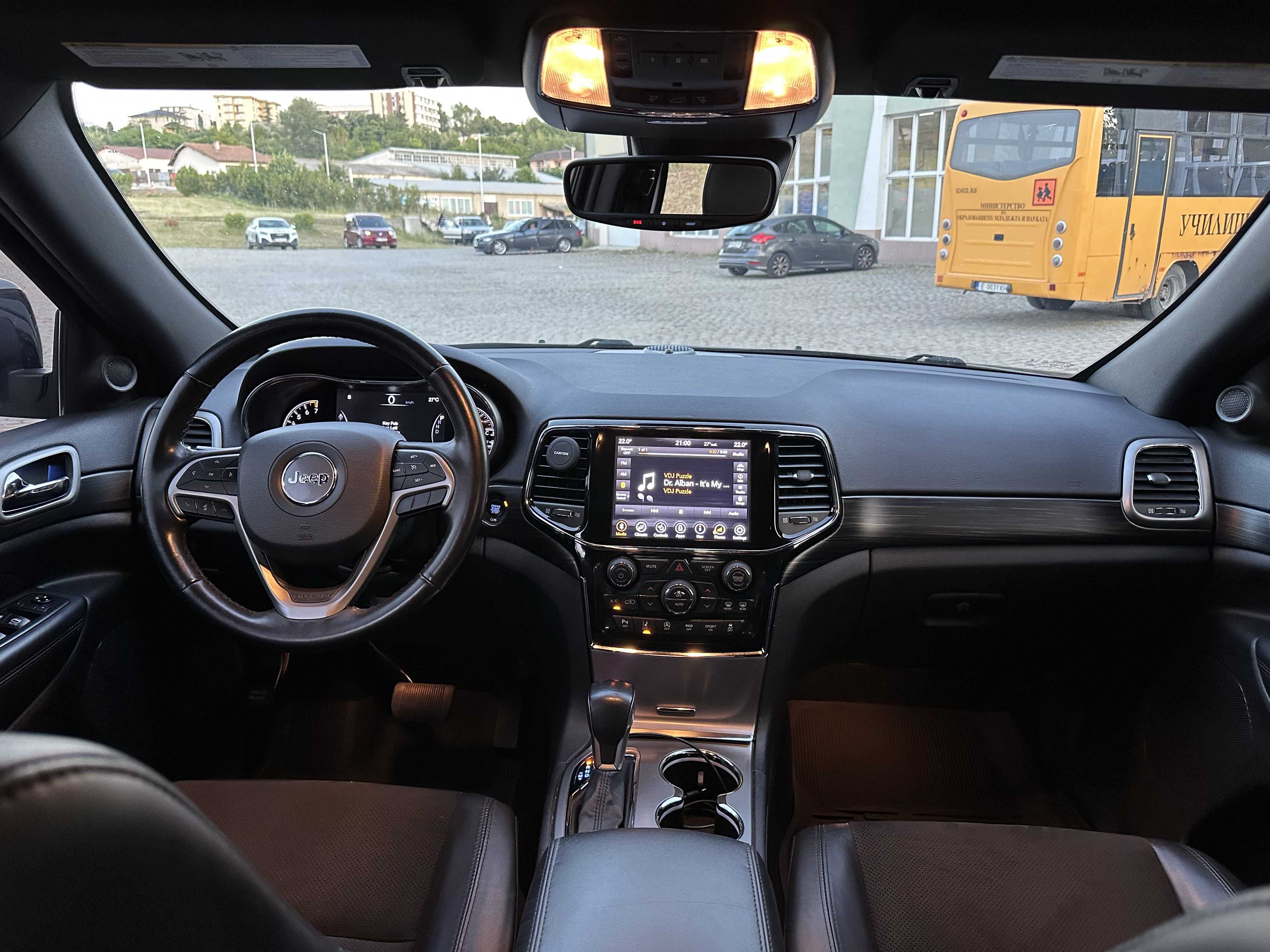 Jeep Grand Cherokee Laredo 4x4, 37 000 км., Black&White Edition