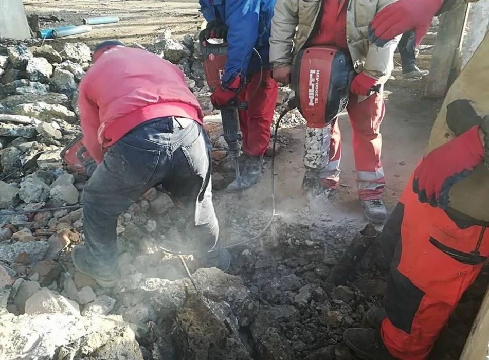 Demolări manuale decopertari gresie faianță Transport moloz