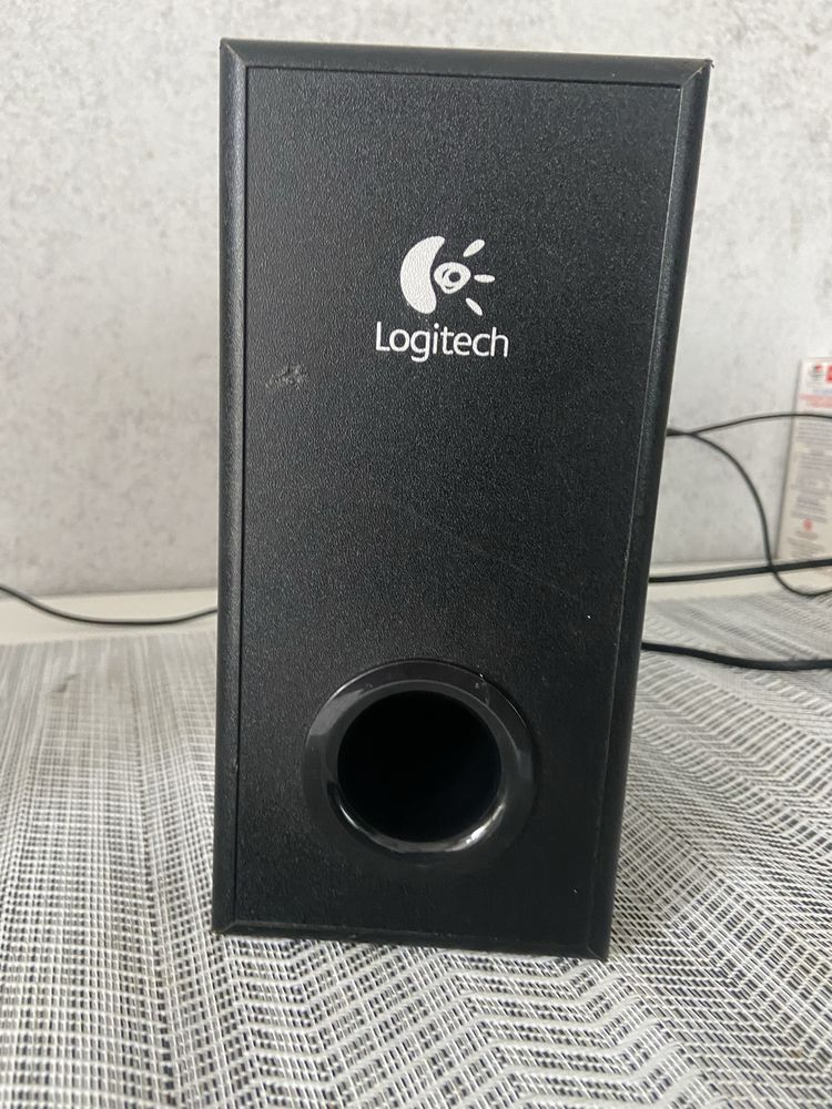 Буфер С Колони Logitech S220 2.1