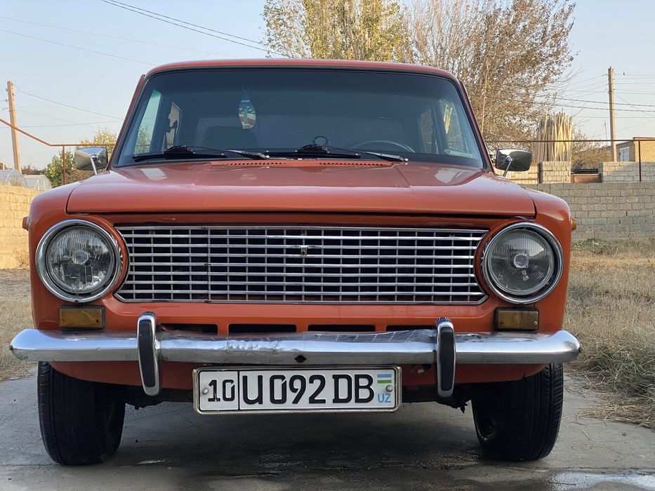Vaz 21011 sotiladi