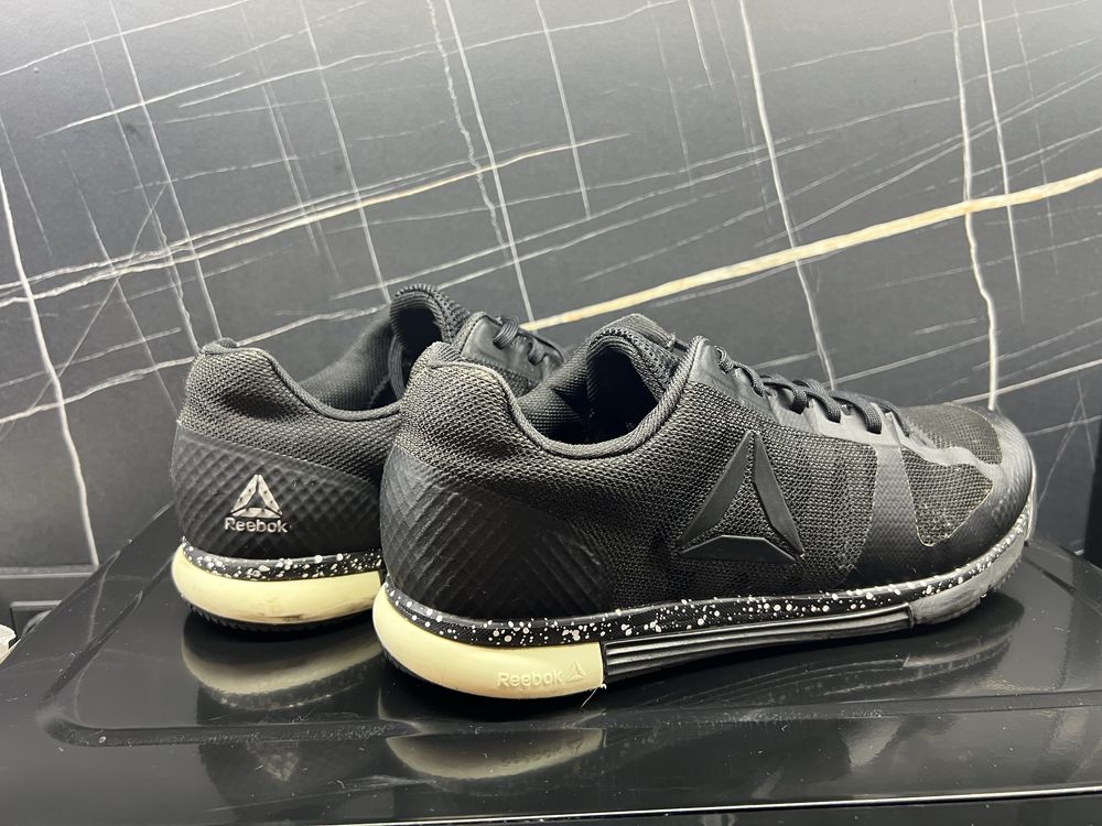 Оригинални маратонки Reebok 42.5