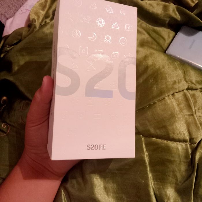 Samsung s20fe очень хорошее состояния