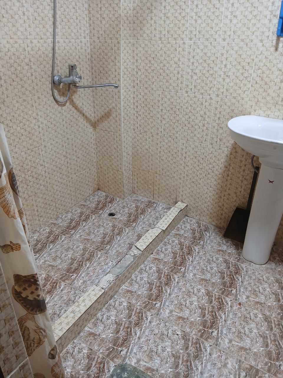 Арендага 2 хона 1 этаж Согдинада жойлашган.Агентство