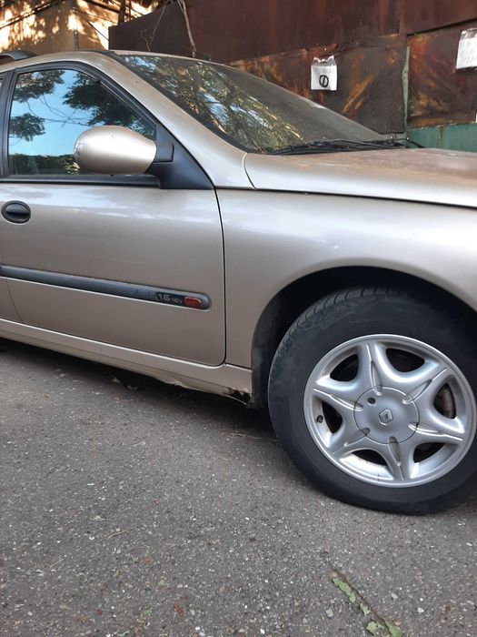 Vand RENAULT LAGUNA 1 BREAK pretabil rabla