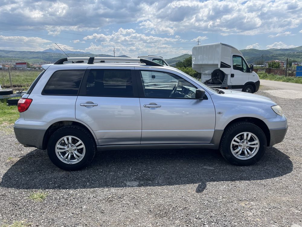 Mitsubishi Outlander 2000  136коня 4х2