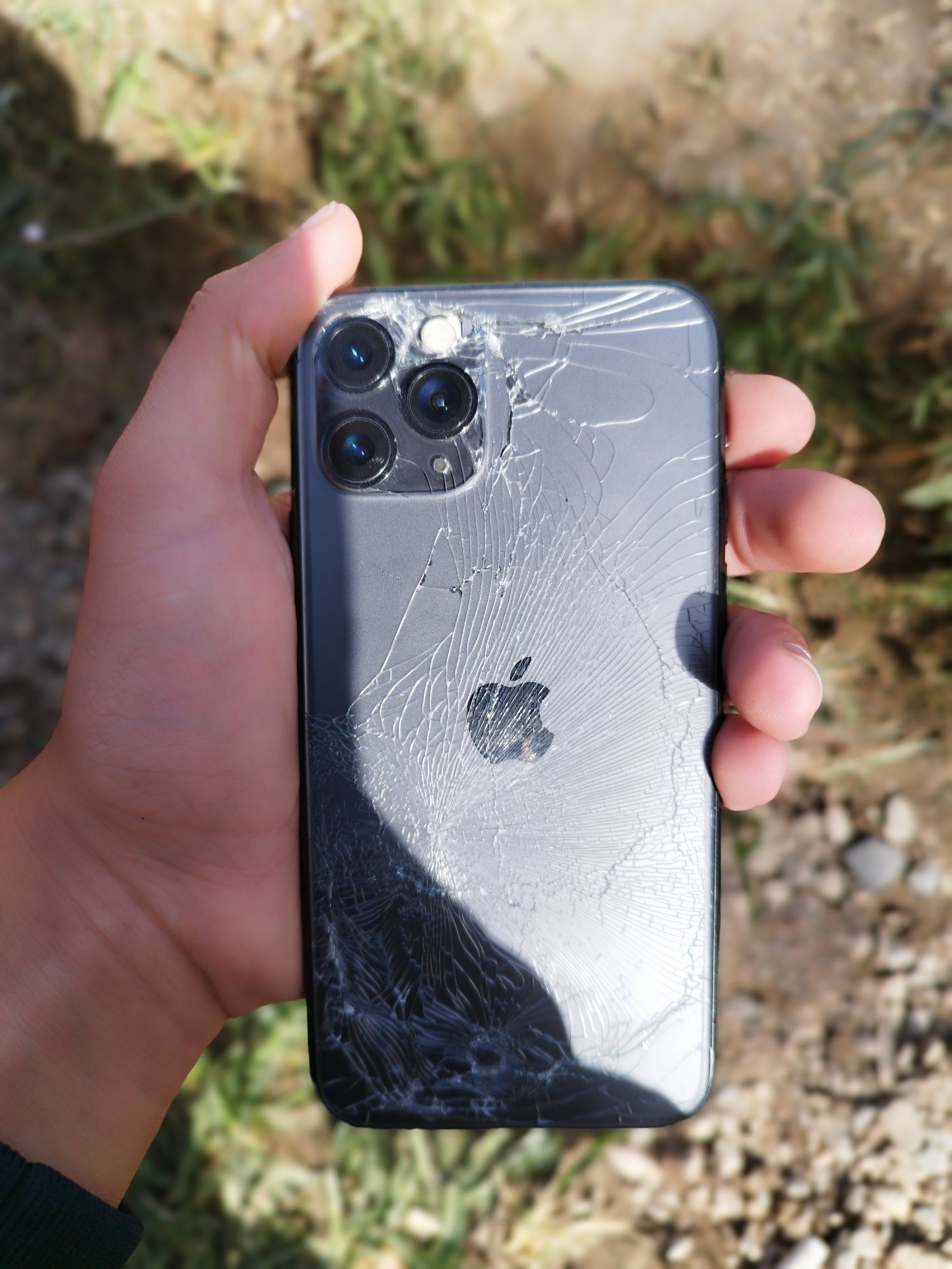 iPhone 11pro sotiladi