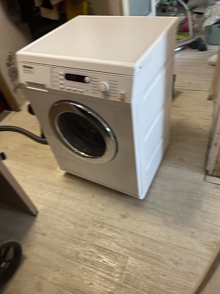miele w 5825 eco w 5000 wps 1600 оборота / пчелна пита - обслужена